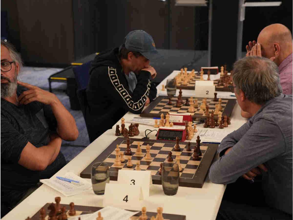 Guillaume et Nazar (à g.) contre Bodan