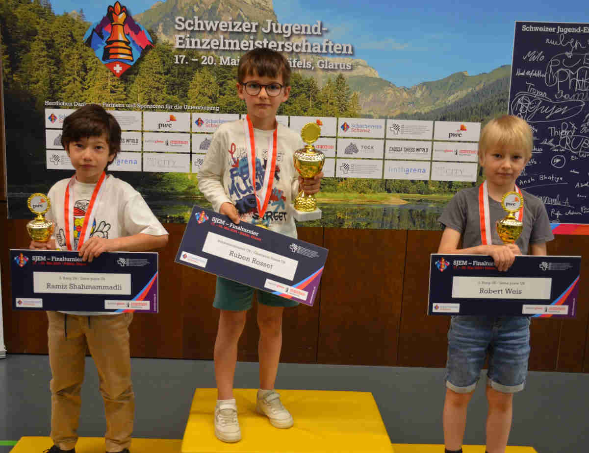Ruben champion suisse U8 (au milieu)